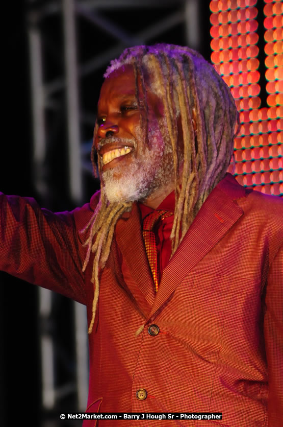 Billy Ocean at the Air Jamaica Jazz and Blues Festival 2008 The Art of Music - Saturday, January 26, 2008 - Air Jamaica Jazz & Blues 2008 The Art of Music venue at the Aqaueduct on Rose Hall Resort & Counrty Club, Montego Bay, St. James, Jamaica W.I. - Thursday, January 24 - Saturday, January 26, 2008 - Photographs by Net2Market.com - Claudine Housen & Barry J. Hough Sr, Photographers - Negril Travel Guide, Negril Jamaica WI - http://www.negriltravelguide.com - info@negriltravelguide.com...!