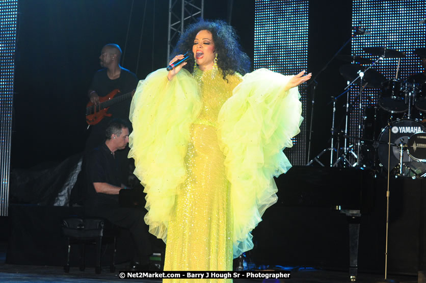 Diana Ross at the Air Jamaica Jazz and Blues Festival 2008 The Art of Music - Saturday, January 26, 2008 - Air Jamaica Jazz & Blues 2008 The Art of Music venue at the Aqaueduct on Rose Hall Resort & Counrty Club, Montego Bay, St. James, Jamaica W.I. - Thursday, January 24 - Saturday, January 26, 2008 - Photographs by Net2Market.com - Claudine Housen & Barry J. Hough Sr, Photographers - Negril Travel Guide, Negril Jamaica WI - http://www.negriltravelguide.com - info@negriltravelguide.com...!