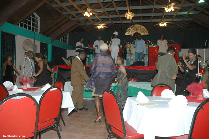 Negril Chamber Of Commerce - 22 Anniversary Dinner & Cabaret Show - Saturday, April 23, 2005 at the Negril Hills Golf Club, Sheffield, Westmoreland, Jamaica - Photos - Negril Travel Guide, Negril Jamaica WI - http://www.negriltravelguide.com - info@negriltravelguide.com...!