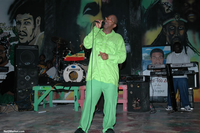 Frankie Paul & King Yellowman - Bobby Dread - Swallow - backed by the Indika Band - MC Earl Polkadot - Presented by Boubon Beach Restaurant, Beach Bar & Oceanfront Accommodations - Negril Travel Guide, Negril Jamaica WI - http://www.negriltravelguide.com - info@negriltravelguide.com...!