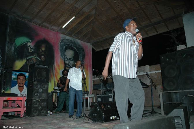 The Messenger, Reggae Super Star - Luciano - Gregory Isaacs - Bobby Dread - Swallow - backed by the Indika Band - Boubon Beach Restaurant, Beach Bar & Oceanfront Accommodations - Negril Travel Guide, Negril Jamaica WI - http://www.negriltravelguide.com - info@negriltravelguide.com...!