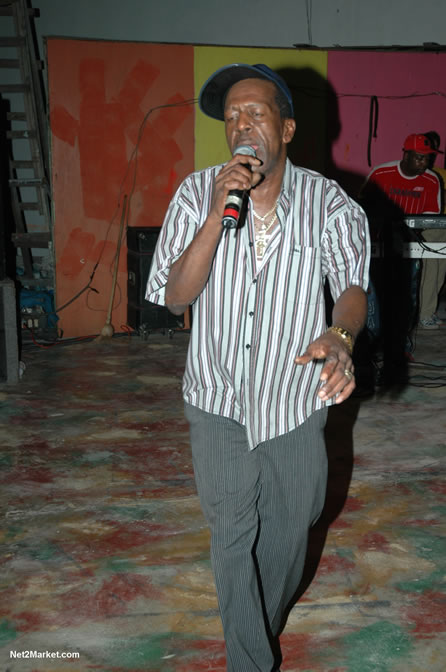 The Messenger, Reggae Super Star - Luciano - Gregory Isaacs - Bobby Dread - Swallow - backed by the Indika Band - Boubon Beach Restaurant, Beach Bar & Oceanfront Accommodations - Negril Travel Guide, Negril Jamaica WI - http://www.negriltravelguide.com - info@negriltravelguide.com...!