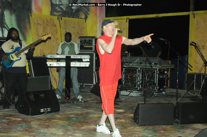 Bunny Wailer & King Yellowman at Bourbon Beach - Monday, February 25, 2008 - Bourbin Beach Restaurant, Bar, Oceanfront Accommodatioins, Live Reggae Music & Disco, Norman Manley Boulevard, Negril, Westmoreland, Jamaica W.I. - Photographs by Net2Market.com - Barry J. Hough Sr, Photographer - Negril Travel Guide, Negril Jamaica WI - http://www.negriltravelguide.com - info@negriltravelguide.com...!