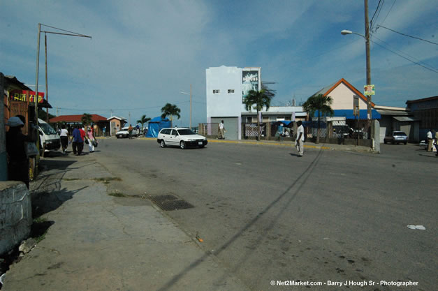 A Walk Around Lucea One Way - Caribbean Medical Mission, Wednesday, October 18, 2006 - Negril Travel Guide, Negril Jamaica WI - http://www.negriltravelguide.com - info@negriltravelguide.com...!