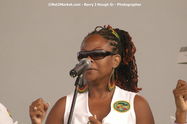 Jah Cure - Cure Fest 2007 - Longing For Concert at Trelawny Multi Purpose Stadium, Trelawny, Jamaica - Sunday, October 14, 2007 - Cure Fest 2007 October 12th-14th, 2007 Presented by Danger Promotions, Iyah Cure Promotions, and Brass Gate Promotions - Alison Young, Publicist - Photographs by Net2Market.com - Barry J. Hough Sr, Photographer - Negril Travel Guide, Negril Jamaica WI - http://www.negriltravelguide.com - info@negriltravelguide.com...!