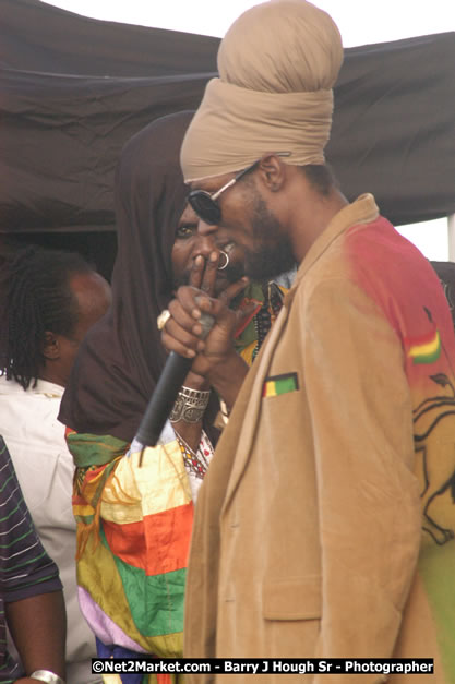 Jah Cure - Cure Fest 2007 - Longing For Concert at Trelawny Multi Purpose Stadium, Trelawny, Jamaica - Sunday, October 14, 2007 - Cure Fest 2007 October 12th-14th, 2007 Presented by Danger Promotions, Iyah Cure Promotions, and Brass Gate Promotions - Alison Young, Publicist - Photographs by Net2Market.com - Barry J. Hough Sr, Photographer - Negril Travel Guide, Negril Jamaica WI - http://www.negriltravelguide.com - info@negriltravelguide.com...!