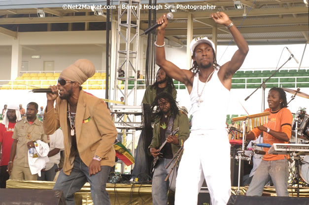 Jah Cure - Cure Fest 2007 - Longing For Concert at Trelawny Multi Purpose Stadium, Trelawny, Jamaica - Sunday, October 14, 2007 - Cure Fest 2007 October 12th-14th, 2007 Presented by Danger Promotions, Iyah Cure Promotions, and Brass Gate Promotions - Alison Young, Publicist - Photographs by Net2Market.com - Barry J. Hough Sr, Photographer - Negril Travel Guide, Negril Jamaica WI - http://www.negriltravelguide.com - info@negriltravelguide.com...!