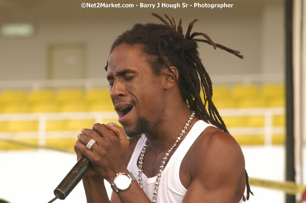 Jah Cure - Cure Fest 2007 - Longing For Concert at Trelawny Multi Purpose Stadium, Trelawny, Jamaica - Sunday, October 14, 2007 - Cure Fest 2007 October 12th-14th, 2007 Presented by Danger Promotions, Iyah Cure Promotions, and Brass Gate Promotions - Alison Young, Publicist - Photographs by Net2Market.com - Barry J. Hough Sr, Photographer - Negril Travel Guide, Negril Jamaica WI - http://www.negriltravelguide.com - info@negriltravelguide.com...!