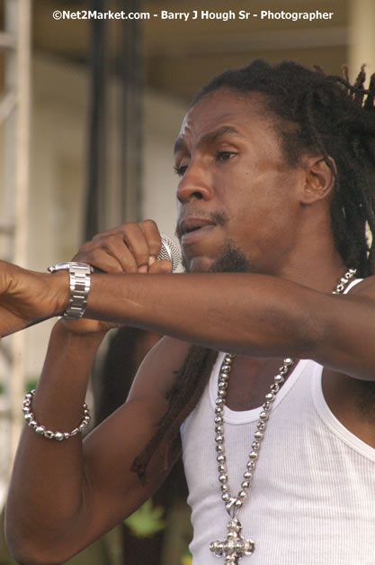 Jah Cure - Cure Fest 2007 - Longing For Concert at Trelawny Multi Purpose Stadium, Trelawny, Jamaica - Sunday, October 14, 2007 - Cure Fest 2007 October 12th-14th, 2007 Presented by Danger Promotions, Iyah Cure Promotions, and Brass Gate Promotions - Alison Young, Publicist - Photographs by Net2Market.com - Barry J. Hough Sr, Photographer - Negril Travel Guide, Negril Jamaica WI - http://www.negriltravelguide.com - info@negriltravelguide.com...!