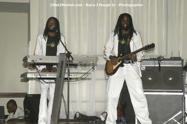 Live Wyya - Reflections - Cure Fest 2007 - All White Birth-Night Party - Hosted by Jah Cure - Starfish Trelawny Hotel - Trelawny, Jamaica - Friday, October 12, 2007 - Cure Fest 2007 October 12th-14th, 2007 Presented by Danger Promotions, Iyah Cure Promotions, and Brass Gate Promotions - Alison Young, Publicist - Photographs by Net2Market.com - Barry J. Hough Sr, Photographer - Negril Travel Guide, Negril Jamaica WI - http://www.negriltravelguide.com - info@negriltravelguide.com...!