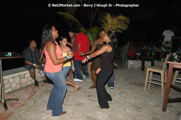 Hybrid Go Ultra - Glamous Life @ Rick's Cafe, Negri, West End - South Beach's most talked about exclusive event for the mature and beautiful - Friday, August 3, 2007, Rick's Cafe, West End, Negril, Westmoreland, Jamaica - Negril Travel Guide.com, Negril Jamaica WI - http://www.negriltravelguide.com - info@negriltravelguide.com...!