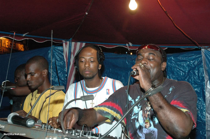 History Clash - Stone Love VS David Roddigan [Out of London] - June 5, 2005 - Presented by Jamaica Tamboo in association with Guinness - Negril Spot - Negril Travel Guide, Negril Jamaica WI - http://www.negriltravelguide.com - info@negriltravelguide.com...!