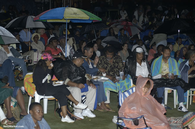 Jazz & Blues Goers - Air Jamaica Jazz & Blues 2005 - The Art Of Music - Cinnamon Hill Golf Course, Rose Hall, Montego Bay - Negril Travel Guide, Negril Jamaica WI - http://www.negriltravelguide.com - info@negriltravelguide.com...!