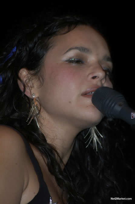 Norah Jones- Air Jamaica Jazz & Blues 2005 - The Art Of Music - Cinnamon Hill Golf Course, Rose Hall, Montego Bay - Negril Travel Guide, Negril Jamaica WI - http://www.negriltravelguide.com - info@negriltravelguide.com...!