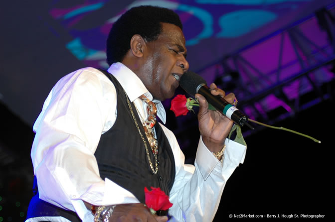 Al Green - Air Jamaica Jazz & Blues Festival 2006 - The Art of Music - Cinnamon Hill Golf Club - Rosehall Resort & Country Club, Montego Bay, Jamaica W.I. - Thursday, Friday 27, 2006 - Negril Travel Guide, Negril Jamaica WI - http://www.negriltravelguide.com - info@negriltravelguide.com...!