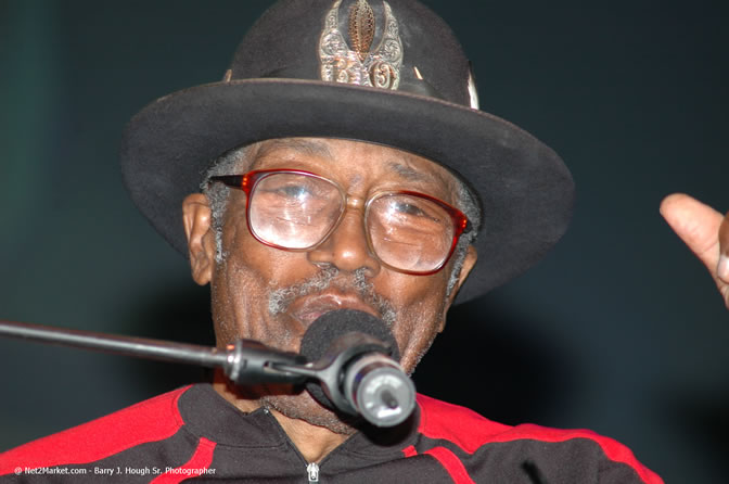 Bo Diddley - Air Jamaica Jazz & Blues Festival 2006 - The Art of Music - Cinnamon Hill Golf Club - Rosehall Resort & Country Club, Montego Bay, Jamaica W.I. - Thursday, Friday 27, 2006 - Negril Travel Guide, Negril Jamaica WI - http://www.negriltravelguide.com - info@negriltravelguide.com...!