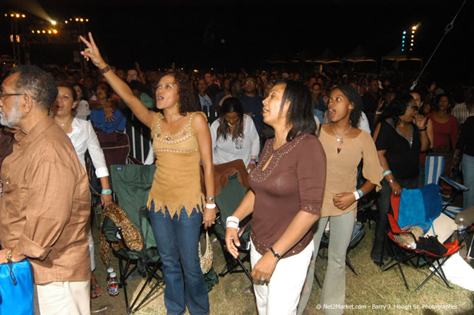 Maxi Priest - Air Jamaica Jazz & Blues Festival 2006 - The Art of Music - Cinnamon Hill Golf Club - Rosehall Resort & Country Club, Montego Bay, Jamaica W.I. - Thursday, Saturday 28, 2006 - Negril Travel Guide, Negril Jamaica WI - http://www.negriltravelguide.com - info@negriltravelguide.com...!