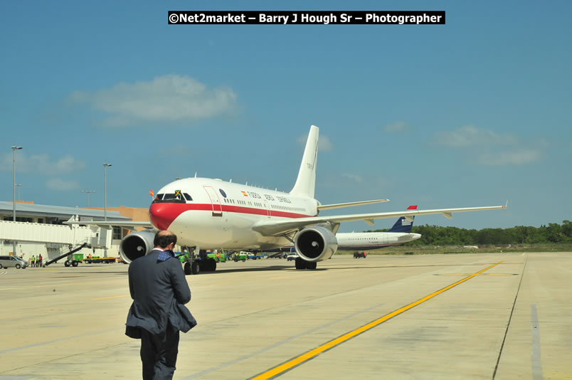 The Unveiling Of The Commemorative Plaque By The Honourable Prime Minister, Orette Bruce Golding, MP, And Their Majesties, King Juan Carlos I And Queen Sofia Of Spain - On Wednesday, February 18, 2009, Marking The Completion Of The Expansion Of Sangster International Airport, Venue at Sangster International Airport, Montego Bay, St James, Jamaica - Wednesday, February 18, 2009 - Photographs by Net2Market.com - Barry J. Hough Sr, Photographer/Photojournalist - Negril Travel Guide, Negril Jamaica WI - http://www.negriltravelguide.com - info@negriltravelguide.com...!