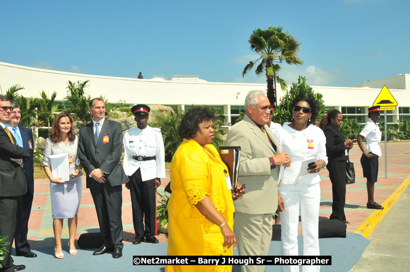 The Unveiling Of The Commemorative Plaque By The Honourable Prime Minister, Orette Bruce Golding, MP, And Their Majesties, King Juan Carlos I And Queen Sofia Of Spain - On Wednesday, February 18, 2009, Marking The Completion Of The Expansion Of Sangster International Airport, Venue at Sangster International Airport, Montego Bay, St James, Jamaica - Wednesday, February 18, 2009 - Photographs by Net2Market.com - Barry J. Hough Sr, Photographer/Photojournalist - Negril Travel Guide, Negril Jamaica WI - http://www.negriltravelguide.com - info@negriltravelguide.com...!