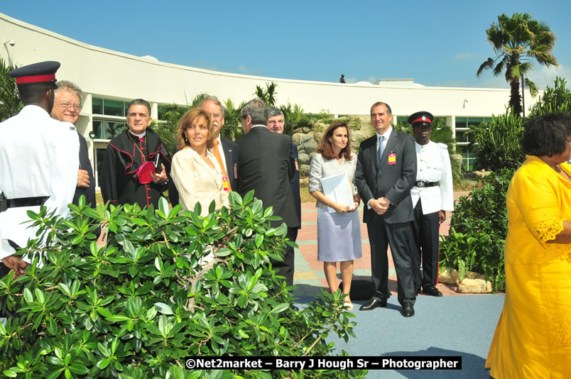 The Unveiling Of The Commemorative Plaque By The Honourable Prime Minister, Orette Bruce Golding, MP, And Their Majesties, King Juan Carlos I And Queen Sofia Of Spain - On Wednesday, February 18, 2009, Marking The Completion Of The Expansion Of Sangster International Airport, Venue at Sangster International Airport, Montego Bay, St James, Jamaica - Wednesday, February 18, 2009 - Photographs by Net2Market.com - Barry J. Hough Sr, Photographer/Photojournalist - Negril Travel Guide, Negril Jamaica WI - http://www.negriltravelguide.com - info@negriltravelguide.com...!