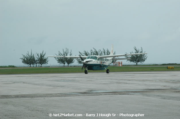 Intl. Airl Link - The Ultimate Connection - MBJ Airports Limited - Sangster International Airport - Domestic Terminal - Montego Bay, St James, Jamaica W.I. - MBJ Limited - Transforming Sangster International Airport into a world class facility - Photographs by Net2Market.com - Negril Travel Guide, Negril Jamaica WI - http://www.negriltravelguide.com - info@negriltravelguide.com...!