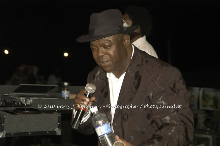 Chaka Demus & Pliers - Live In Concert @ Negril Escape Resort and Spa, December 8, 2009, One Love Drive, West End, Negril, Westmoreland, Jamaica W.I. - Photographs by Net2Market.com - Barry J. Hough Sr, Photographer/Photojournalist - Negril Travel Guide, Negril Jamaica WI - http://www.negriltravelguide.com - info@negriltravelguide.com...!