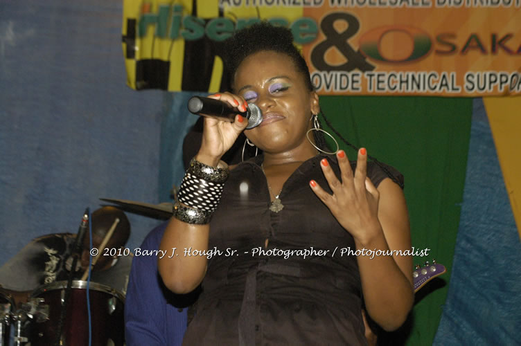 Etana - Live In Concert - One Love Reggae Concert Series 09/10 @ Negril Escape Resort and Spa, December 22, 2009, One Love Drive, West End, Negril, Westmoreland, Jamaica W.I. - Photographs by Net2Market.com - Barry J. Hough Sr, Photographer/Photojournalist - Negril Travel Guide, Negril Jamaica WI - http://www.negriltravelguide.com - info@negriltravelguide.com...!