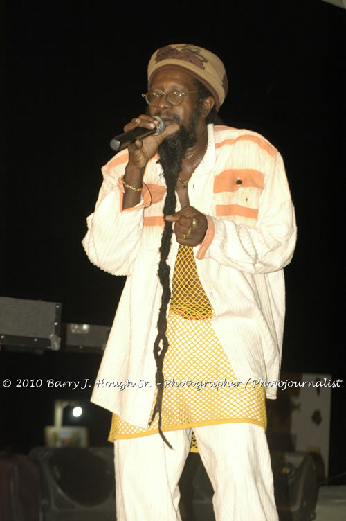 Freddy McGregor - Live In Concert @ Negril Escape Resort and Spa, One Love Drive, West End, Negril, Westmoreland, Jamaica W.I. - Photographs by Net2Market.com - Barry J. Hough Sr, Photographer/Photojournalist - Negril Travel Guide, Negril Jamaica WI - http://www.negriltravelguide.com - info@negriltravelguide.com...!