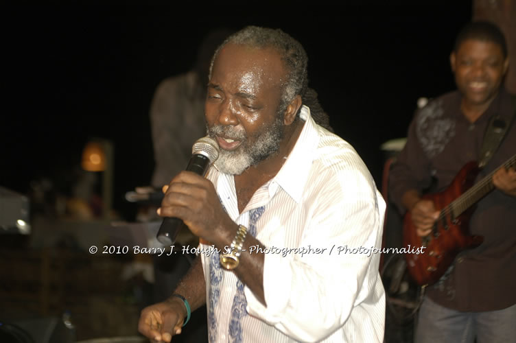 Freddy McGregor - Live In Concert @ Negril Escape Resort and Spa, One Love Drive, West End, Negril, Westmoreland, Jamaica W.I. - Photographs by Net2Market.com - Barry J. Hough Sr, Photographer/Photojournalist - Negril Travel Guide, Negril Jamaica WI - http://www.negriltravelguide.com - info@negriltravelguide.com...!