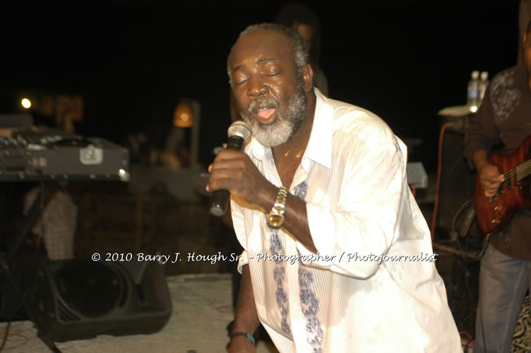 Freddy McGregor - Live In Concert @ Negril Escape Resort and Spa, One Love Drive, West End, Negril, Westmoreland, Jamaica W.I. - Photographs by Net2Market.com - Barry J. Hough Sr, Photographer/Photojournalist - Negril Travel Guide, Negril Jamaica WI - http://www.negriltravelguide.com - info@negriltravelguide.com...!