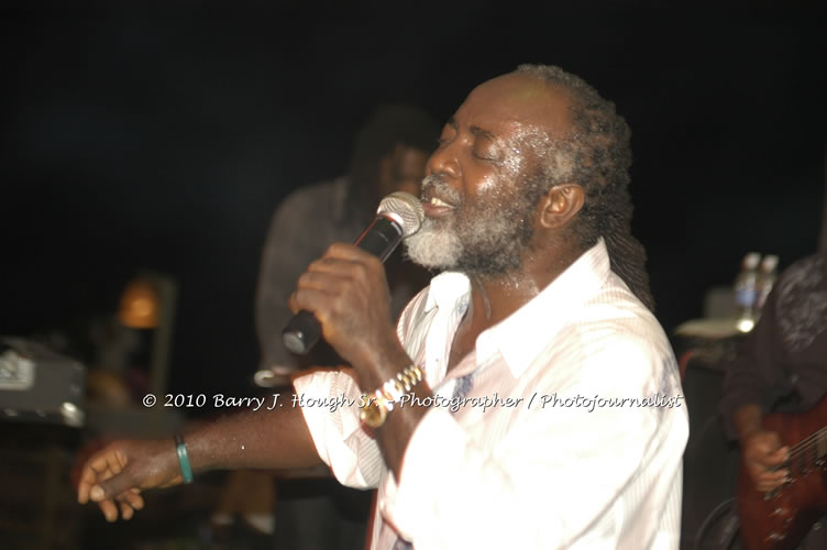 Freddy McGregor - Live In Concert @ Negril Escape Resort and Spa, One Love Drive, West End, Negril, Westmoreland, Jamaica W.I. - Photographs by Net2Market.com - Barry J. Hough Sr, Photographer/Photojournalist - Negril Travel Guide, Negril Jamaica WI - http://www.negriltravelguide.com - info@negriltravelguide.com...!