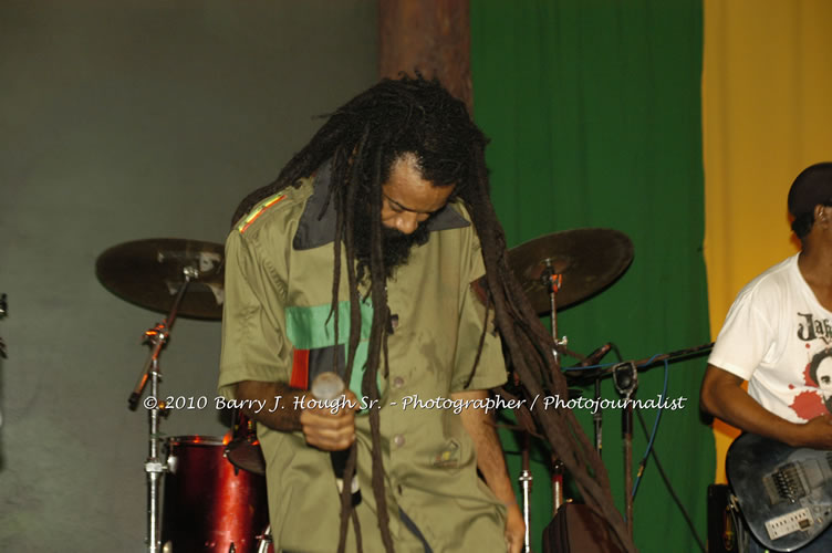 JAH Cure - Live In Concert @ Negril Escape Resort and Spa, December 15, 2009, One Love Drive, West End, Negril, Westmoreland, Jamaica W.I. - Photographs by Net2Market.com - Barry J. Hough Sr, Photographer/Photojournalist - Negril Travel Guide, Negril Jamaica WI - http://www.negriltravelguide.com - info@negriltravelguide.com...!