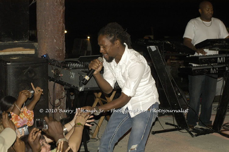 JAH Cure - Live In Concert @ Negril Escape Resort and Spa, December 15, 2009, One Love Drive, West End, Negril, Westmoreland, Jamaica W.I. - Photographs by Net2Market.com - Barry J. Hough Sr, Photographer/Photojournalist - Negril Travel Guide, Negril Jamaica WI - http://www.negriltravelguide.com - info@negriltravelguide.com...!