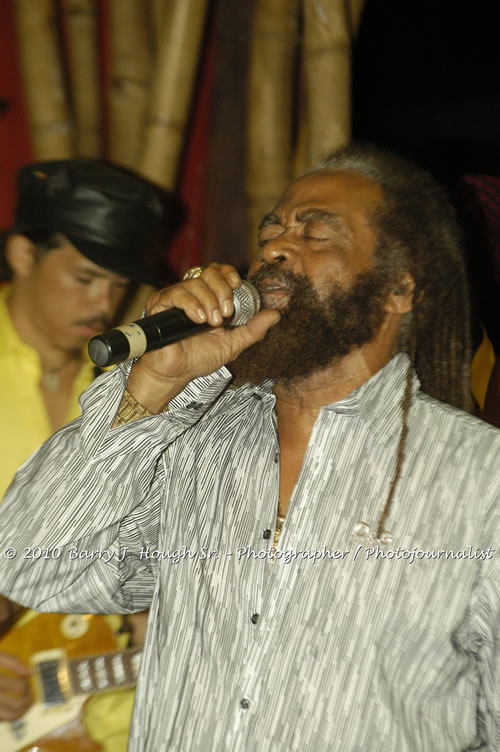 John Holt - Live in Concert - Also featuring Uprising Bank, plus DJ Gemini @ One Love Reggae Concerts Series 09/10 @ Negril Escape Resort & Spa, February 9, 2010, One Love Drive, West End, Negril, Westmoreland, Jamaica W.I. - Photographs by Net2Market.com - Barry J. Hough Sr, Photographer/Photojournalist - The Negril Travel Guide - Negril's and Jamaica's Number One Concert Photography Web Site with over 40,000 Jamaican Concert photographs Published -  Negril Travel Guide, Negril Jamaica WI - http://www.negriltravelguide.com - info@negriltravelguide.com...!