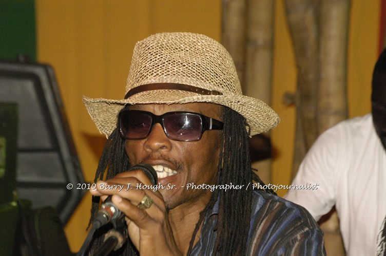 Marcia Griffiths & Edge Michael - Live In Concert - One Love Reggae Concert Series 09/10 @ Negril Escape Resort and Spa, December 29, 2009, One Love Drive, West End, Negril, Westmoreland, Jamaica W.I. - Photographs by Net2Market.com - Barry J. Hough Sr, Photographer/Photojournalist - Negril Travel Guide, Negril Jamaica WI - http://www.negriltravelguide.com - info@negriltravelguide.com...!