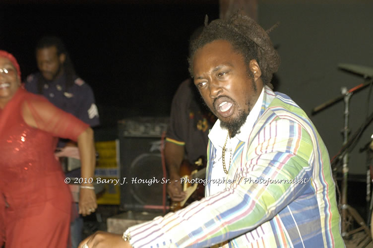 Marcia Griffiths & Edge Michael - Live In Concert - One Love Reggae Concert Series 09/10 @ Negril Escape Resort and Spa, December 29, 2009, One Love Drive, West End, Negril, Westmoreland, Jamaica W.I. - Photographs by Net2Market.com - Barry J. Hough Sr, Photographer/Photojournalist - Negril Travel Guide, Negril Jamaica WI - http://www.negriltravelguide.com - info@negriltravelguide.com...!