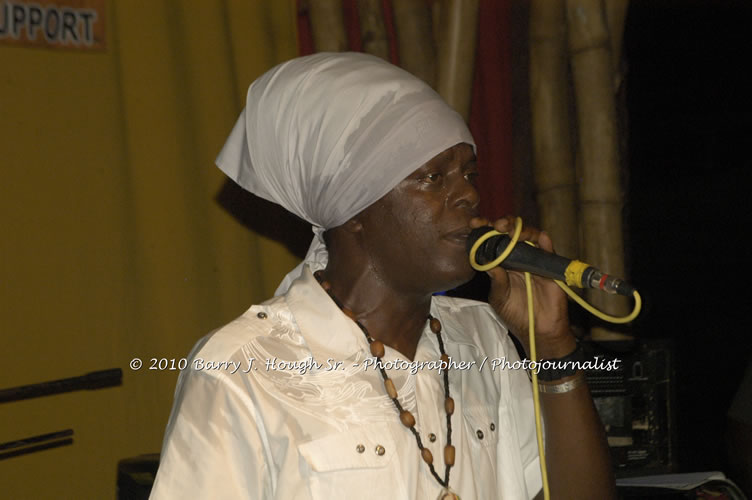 Richie Spice - Live In Concert - One Love Reggae Concert Series 09/10 @ Negril Escape Resort and Spa, January 19, 2010, One Love Drive, West End, Negril, Westmoreland, Jamaica W.I. - Photographs by Net2Market.com - Barry J. Hough Sr, Photographer/Photojournalist - Negril Travel Guide, Negril Jamaica WI - http://www.negriltravelguide.com - info@negriltravelguide.com...!