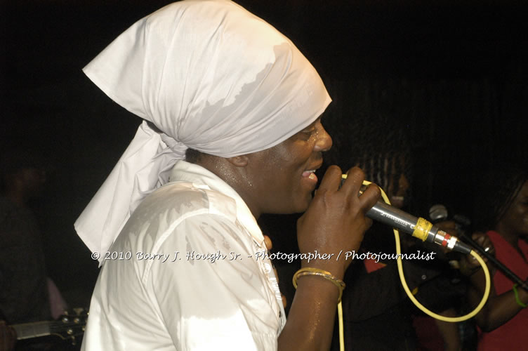 Richie Spice - Live In Concert - One Love Reggae Concert Series 09/10 @ Negril Escape Resort and Spa, January 19, 2010, One Love Drive, West End, Negril, Westmoreland, Jamaica W.I. - Photographs by Net2Market.com - Barry J. Hough Sr, Photographer/Photojournalist - Negril Travel Guide, Negril Jamaica WI - http://www.negriltravelguide.com - info@negriltravelguide.com...!