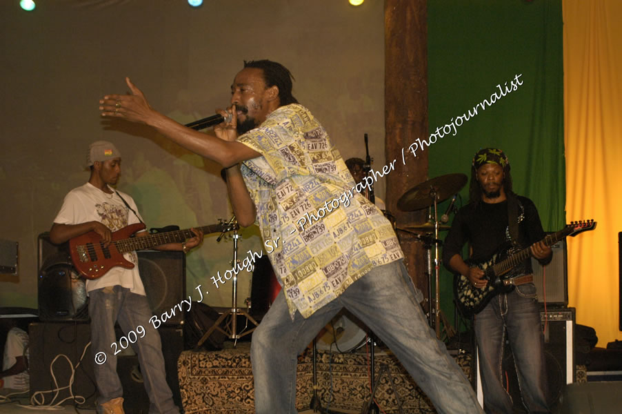  Sanchez - Live in Concert - at the One Love Reggae Concert Series 09/10 @ Negril Escape Resort & Spa - Also Featuring: Timmi Burrell and Justice Merchant- Backing Band Roots Warrior - DJ Gemini - MC Oliver Cargill, Negril Escape Resort & Spa, One Love Drive, West End, Negril, Westmoreland, Jamaica W.I. - Tuesday, November 24, 2009 - Photographs by Net2Market.com - Barry J. Hough Sr, Photographer / Photojournalist - Photos taken with a Nikon D70, D100, or D300 - Negril Travel Guide, Negril Jamaica WI - http://www.negriltravelguide.com - info@negriltravelguide.com...!