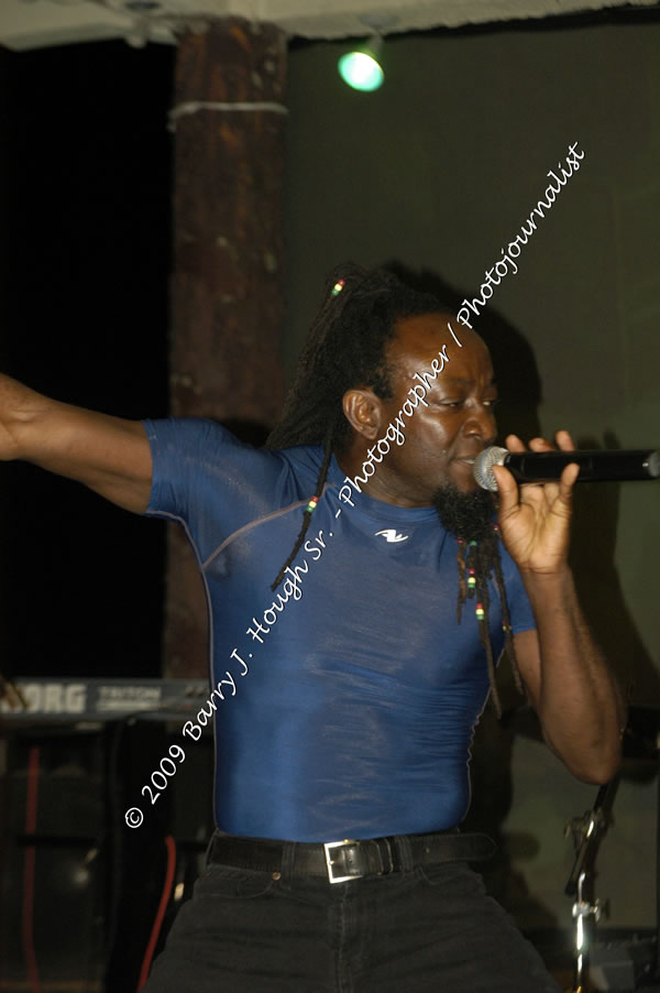  Tarrus Riley - Live in Concert - at the One Love Reggae Concert Series 09/10 @ Negril Escape Resort & Spa - Also Featuring: Mistic Bowie, Monday Justice, Cash, Dean Frazier - DJ Gemini - MC Oliver Cargill, Negril Escape Resort & Spa, One Love Drive, West End, Negril, Westmoreland, Jamaica W.I. - Tuesday, November 17, 2009 - Photographs by Net2Market.com - Barry J. Hough Sr, Photographer / Photojournalist - Photos taken with a Nikon D70, D100, or D300 - Negril Travel Guide, Negril Jamaica WI - http://www.negriltravelguide.com - info@negriltravelguide.com...!