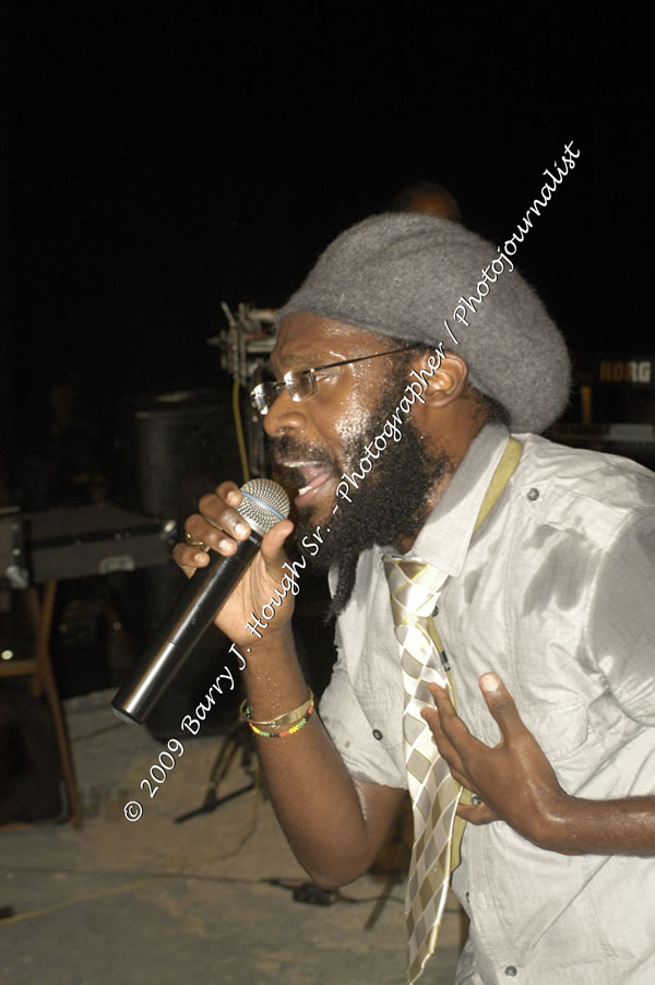  Tarrus Riley - Live in Concert - at the One Love Reggae Concert Series 09/10 @ Negril Escape Resort & Spa - Also Featuring: Mistic Bowie, Monday Justice, Cash, Dean Frazier - DJ Gemini - MC Oliver Cargill, Negril Escape Resort & Spa, One Love Drive, West End, Negril, Westmoreland, Jamaica W.I. - Tuesday, November 17, 2009 - Photographs by Net2Market.com - Barry J. Hough Sr, Photographer / Photojournalist - Photos taken with a Nikon D70, D100, or D300 - Negril Travel Guide, Negril Jamaica WI - http://www.negriltravelguide.com - info@negriltravelguide.com...!