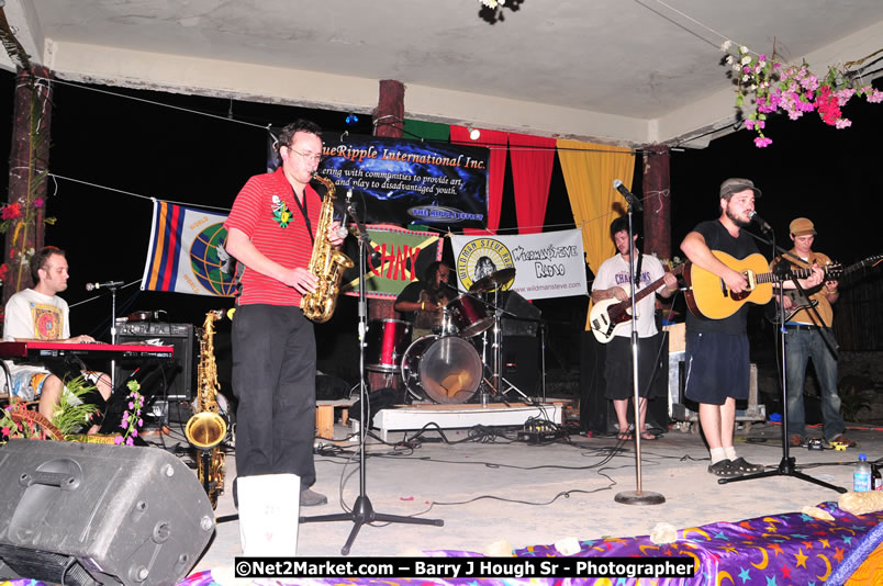 Chinese New Year @ The Sunset Show at Negril Escape - Tuesday, January 27, 2009 - Live Reggae Music at Negril Escape - Tuesday Nights 6:00PM to 10:00 PM - Photographs by Net2Market.com - Barry J. Hough Sr, Photographer/Photojournalist - Negril Travel Guide, Negril Jamaica WI - http://www.negriltravelguide.com - info@negriltravelguide.com...!