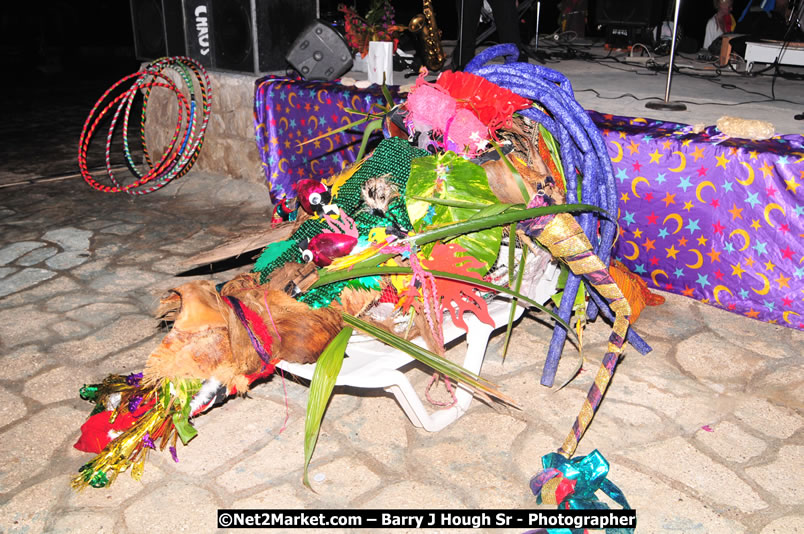 Chinese New Year @ The Sunset Show at Negril Escape - Tuesday, January 27, 2009 - Live Reggae Music at Negril Escape - Tuesday Nights 6:00PM to 10:00 PM - Photographs by Net2Market.com - Barry J. Hough Sr, Photographer/Photojournalist - Negril Travel Guide, Negril Jamaica WI - http://www.negriltravelguide.com - info@negriltravelguide.com...!