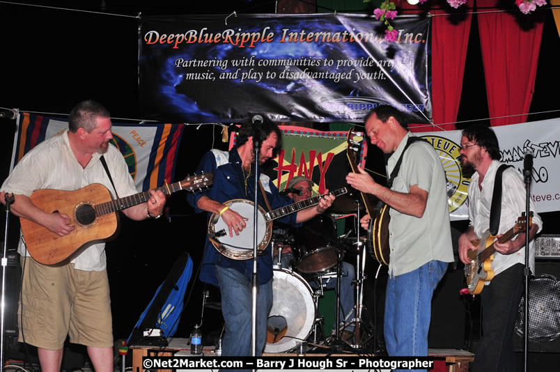 Chinese New Year @ The Sunset Show at Negril Escape - Tuesday, January 27, 2009 - Live Reggae Music at Negril Escape - Tuesday Nights 6:00PM to 10:00 PM - Photographs by Net2Market.com - Barry J. Hough Sr, Photographer/Photojournalist - Negril Travel Guide, Negril Jamaica WI - http://www.negriltravelguide.com - info@negriltravelguide.com...!