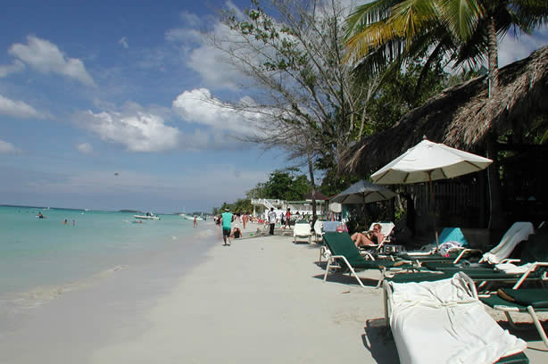 A Photo Walk along Negril's Famous Seven Mile Beach - Negril Travel Guide, Negril Jamaica WI - http://www.negriltravelguide.com - info@negriltravelguide.com...!