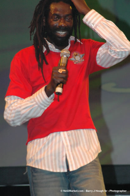 Buju Banton @ Tru-Juice Rebel Salute 2007 - Saturday, January 13, 2007, Port Kaiser Sports Club, St. Elizabeth - Negril Travel Guide, Negril Jamaica WI - http://www.negriltravelguide.com - info@negriltravelguide.com...!