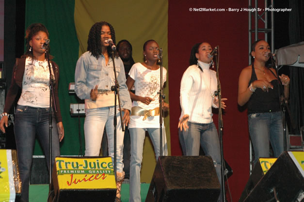 Diana King @ Tru-Juice Rebel Salute 2007 - Saturday, January 13, 2007, Port Kaiser Sports Club, St. Elizabeth - Negril Travel Guide, Negril Jamaica WI - http://www.negriltravelguide.com - info@negriltravelguide.com...!