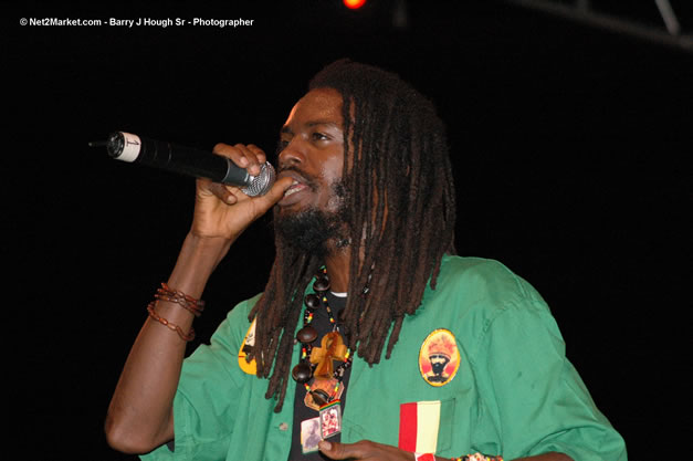 I Wayne @ Tru-Juice Rebel Salute 2007 - Saturday, January 13, 2007, Port Kaiser Sports Club, St. Elizabeth - Negril Travel Guide, Negril Jamaica WI - http://www.negriltravelguide.com - info@negriltravelguide.com...!