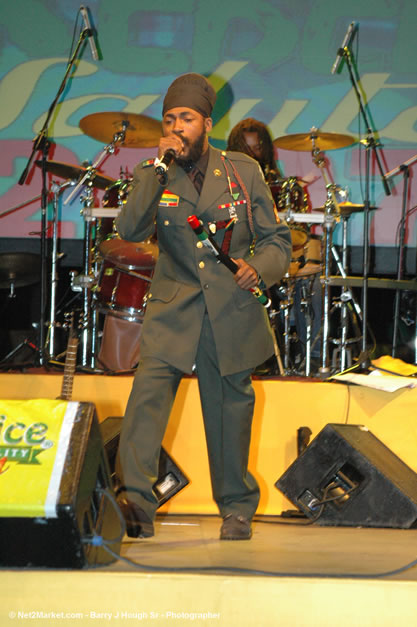 Lutan Fyah @ Tru-Juice Rebel Salute 2007 - Saturday, January 13, 2007, Port Kaiser Sports Club, St. Elizabeth - Negril Travel Guide, Negril Jamaica WI - http://www.negriltravelguide.com - info@negriltravelguide.com...!