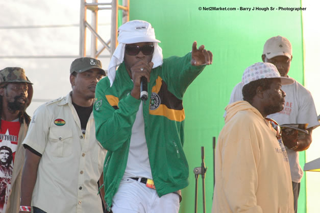 Tony Rebel Closing Tru-Juice Rebel Salute 2007 - Saturday, January 13, 2007, Port Kaiser Sports Club, St. Elizabeth - Negril Travel Guide, Negril Jamaica WI - http://www.negriltravelguide.com - info@negriltravelguide.com...!